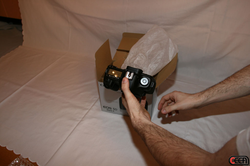 gal/Canon_EOS_5D_Mark_II_Unboxing/IMG_9311.jpg